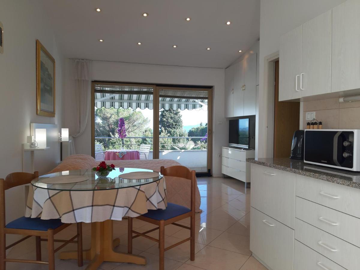 Apartments Stella Опатия Екстериор снимка