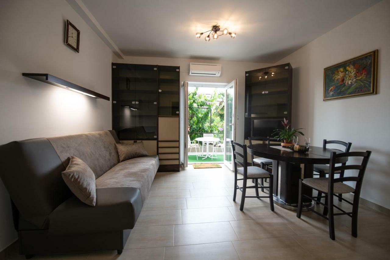 Apartments Stella Опатия Екстериор снимка